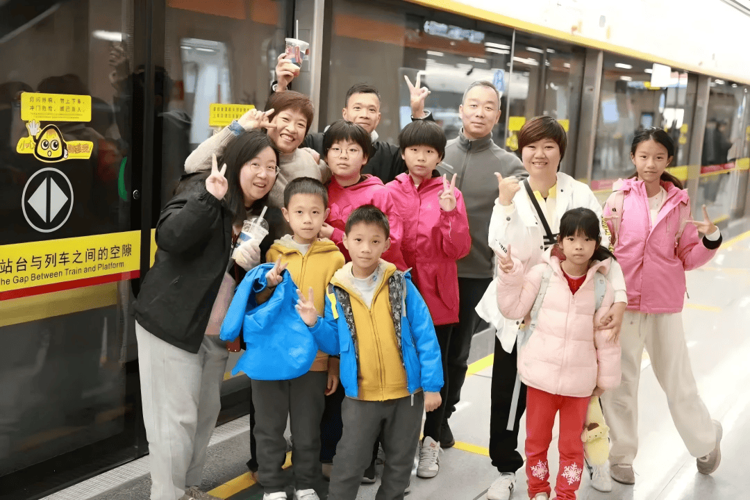 线多条城市轨道交通项目开通运营米乐m6中车造地铁列车密集下(图8)